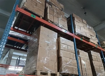 Skoðun vöruhúss á fellivagni
